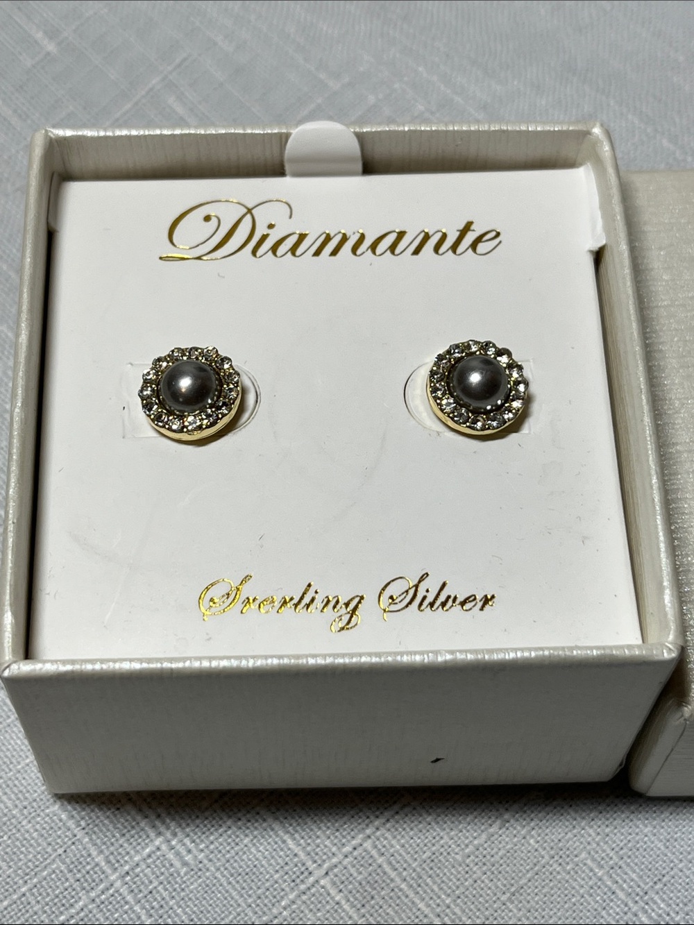 DIAMANTÉ Sterling Silver Gray Pearl Halo Stud Earrings
NEW